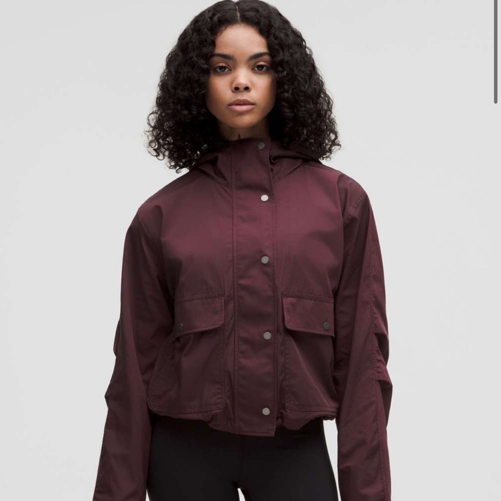 Lululemon Cropped Utility Windbreaker
Goodnight Plum